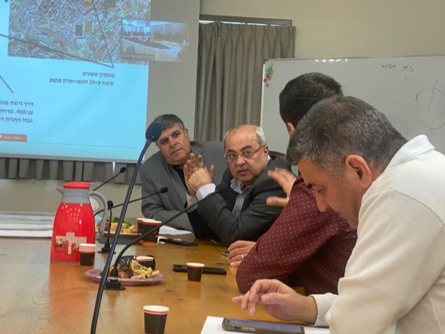 بمبادرة الطيبي: اجتماع عمل لبحث قضايا عالقة تخص وزارة المواصلات في بلدية أم الفحم
